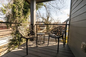 Property grounds - Modern Townhome Walk to 5 Points |Near Downtown (Nashville)