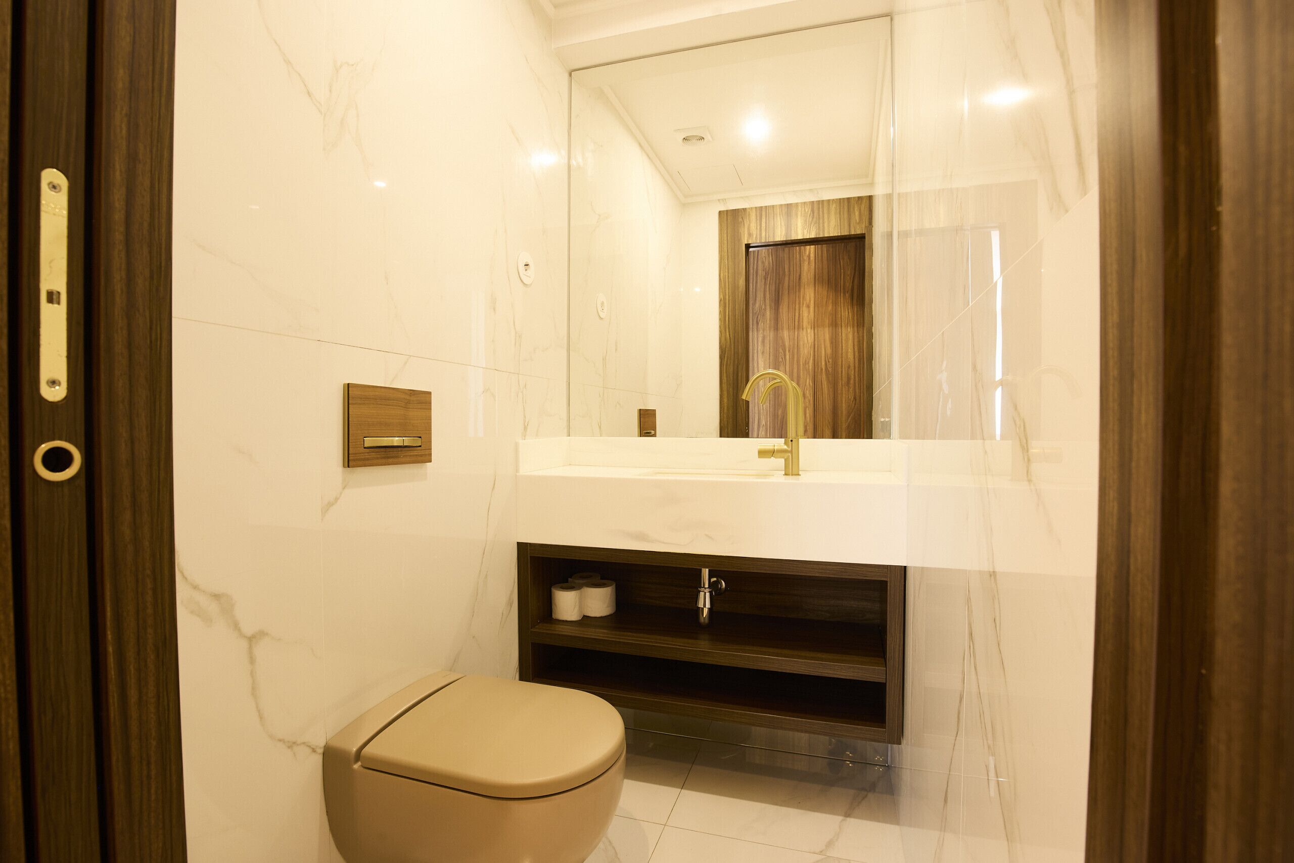 Shower, towels