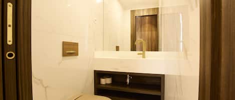 Shower, towels