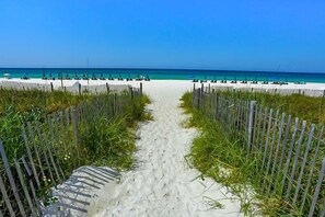 Unclassified image, 3 of 53, button - Last minute booking discounts! 2 Bedroom, Beachfront Condo & Free Beach Chairs (Panama City Beach)