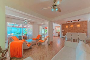 Interior - Beachfront villa, amazing sea views, FULLY LOADED! (Sosúa)