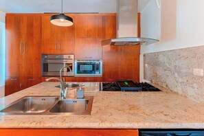 Private kitchen - Beachfront villa, amazing sea views, FULLY LOADED! (Sosúa)