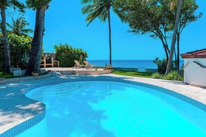 Pool - Beachfront villa, amazing sea views, FULLY LOADED! (Sosúa)