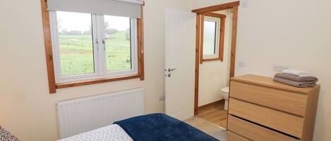 3 bedrooms, individually decorated, individually furnished, free WiFi