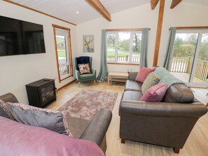 Living area - Elm Lodge (Rugeley)