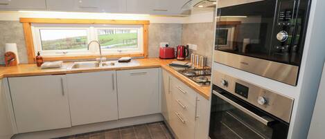 Dishwasher, cookware/dishes/utensils