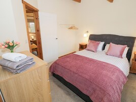 3 habitaciones, decoración personalizada y muebles diferentes 