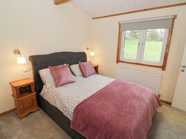3 bedrooms, individually decorated, individually furnished, free WiFi