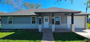 Exterior - 3Bedroom 3Bathroom house in adorable Area,close to south padre island and SpaceX (Harlingen)