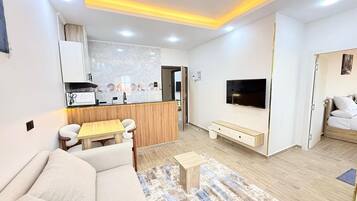 Studio with Terrace R-3 | Terrace/patio