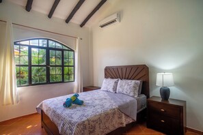 3 bedrooms, Internet, bed sheets - Casa 78- Bright Modern Pool House with Deck (Esterillos Oeste)