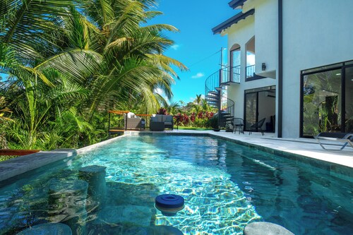 Casa 78- Bright Modern Pool House with Deck