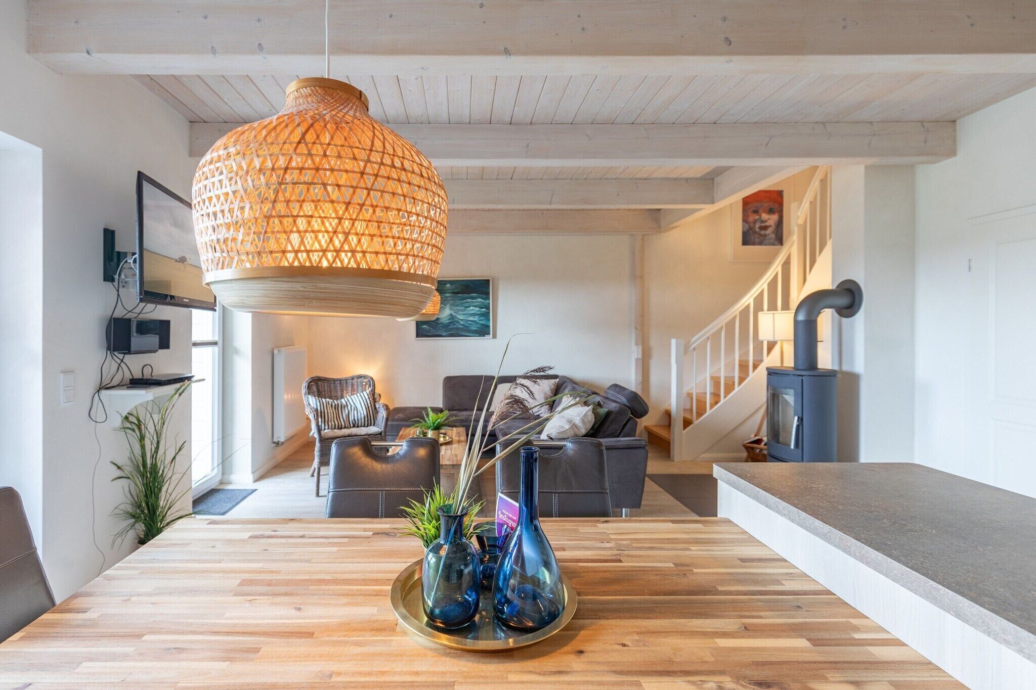 Smart TV, fireplace, DVD player