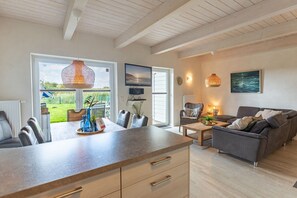 Smart TV, fireplace, DVD player - skandinavisches Reihenhaus in Dagbüll (Dagebüll)