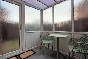 Dining - Spacious 1 Bedroom Apartment in Darlington (Darlington)