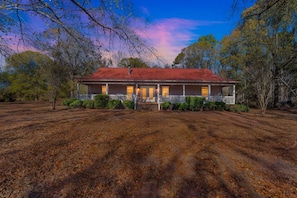 Exterior - NEW! Healing Adventures Wellness Retreat (Claxton)