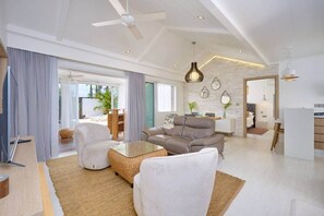 TV - Splendid Villa MOANA, sleeps 5, private pool (Rivière du Rempart District)