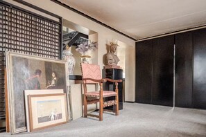 Interior - Artist's Rooftop Hideaway in Historic Rome (Roma)
