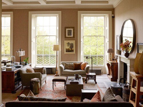 Luxury Georgian Terrace, with superb views of  Arthur`s seat