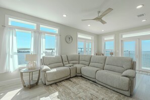 TV - 🌊New Home with Gorgeous Water Views | Punta Rassa Pointe🌊 (Fort Myers)