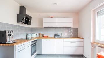 KylskÄp, ugn, spishÀll och diskmaskin