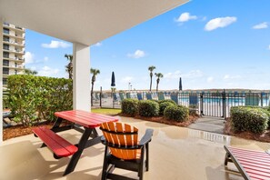 Apartamento, varias camas (Phoenix 6 011) | Restaurante al aire libre