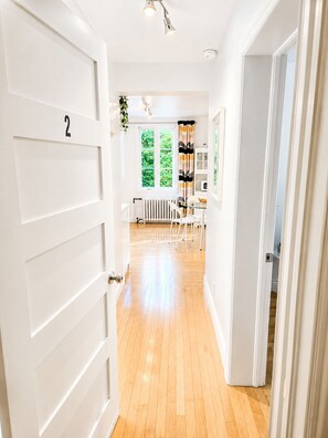 City-Loft, 1 Queen-Bett und Schlafsofa, Stadtblick | Verdunkelungsvorhänge, Bügeleisen/Bügelbrett, kostenloses WLAN