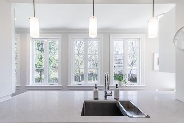 Suite Prestigio, 3 habitaciones, hidromasaje, vista a la ciudad | Cocina privada | Refrigerador con congelador, microondas, horno y parrilla de estufa