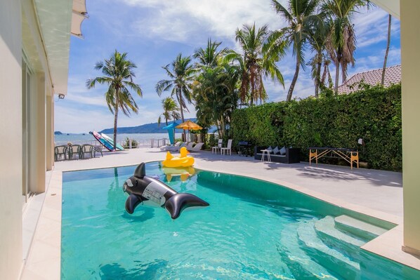 Pool - 4-Bedroom Villa with Unobstructed Sea View on Rawai Beach, Phuket (Tambon Rawai)