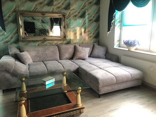 Exklusive 3-Zimmer-Wohnung mit Garten und grosser überdachter Terasse