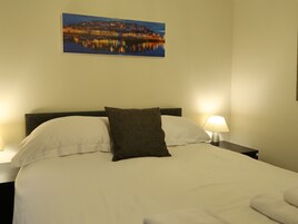 1 quarto, individualmente decorados, individualmente mobiliados