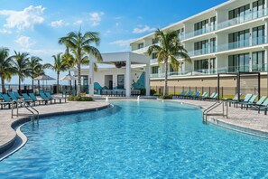 Pool - Luxury 4BR/5BA Beach Retreat w/ Pool and Grill (Melbourne Beach)