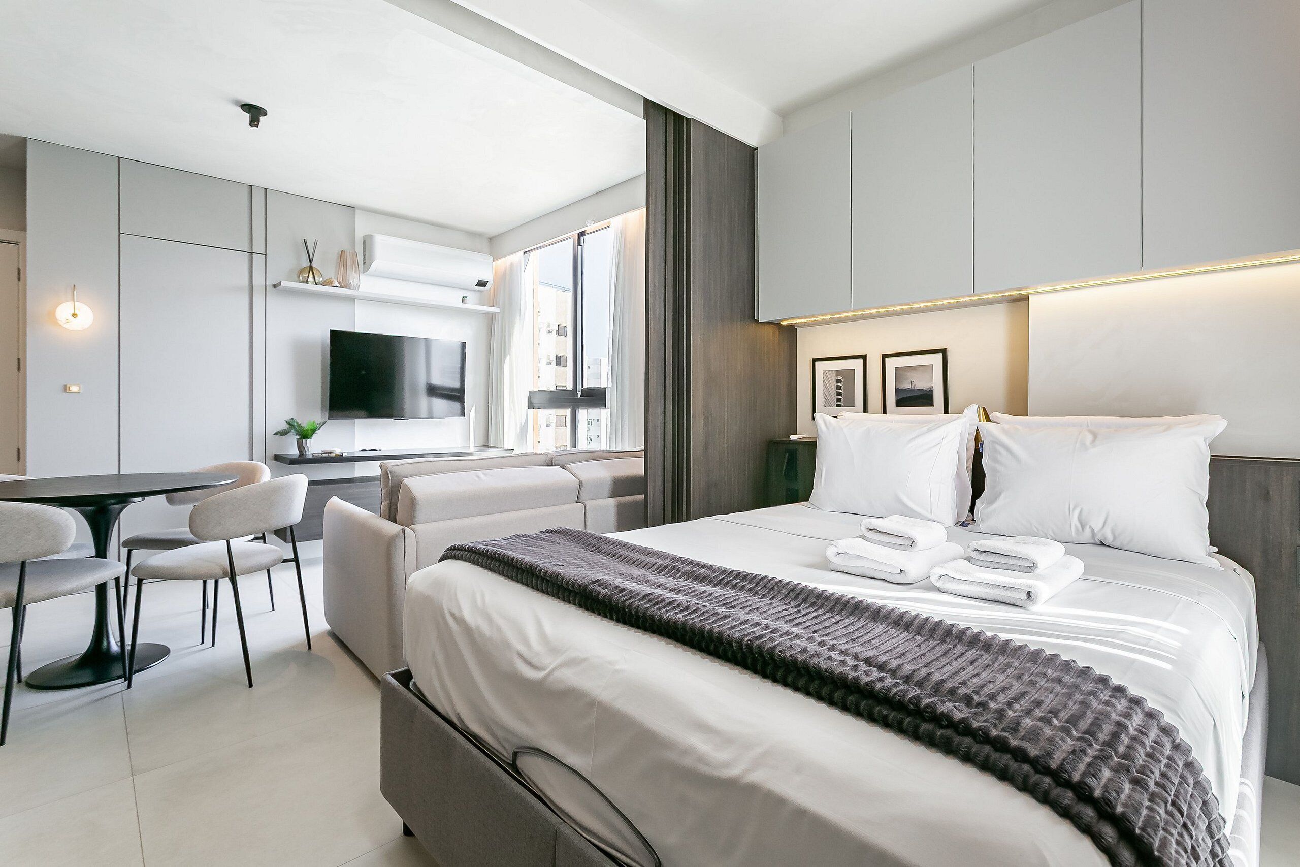 Fer et planche à repasser, accès Internet, draps fournis