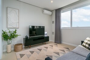 TV - WI-FI 400MB | FoodHall | 450m from Shopping #CA100 (Florianópolis)
