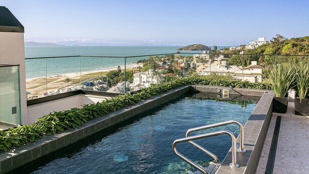 Unclassified image, 1 of 34, button - Sunset | Gastronomy | Pool #CAJU03 (Florianópolis)