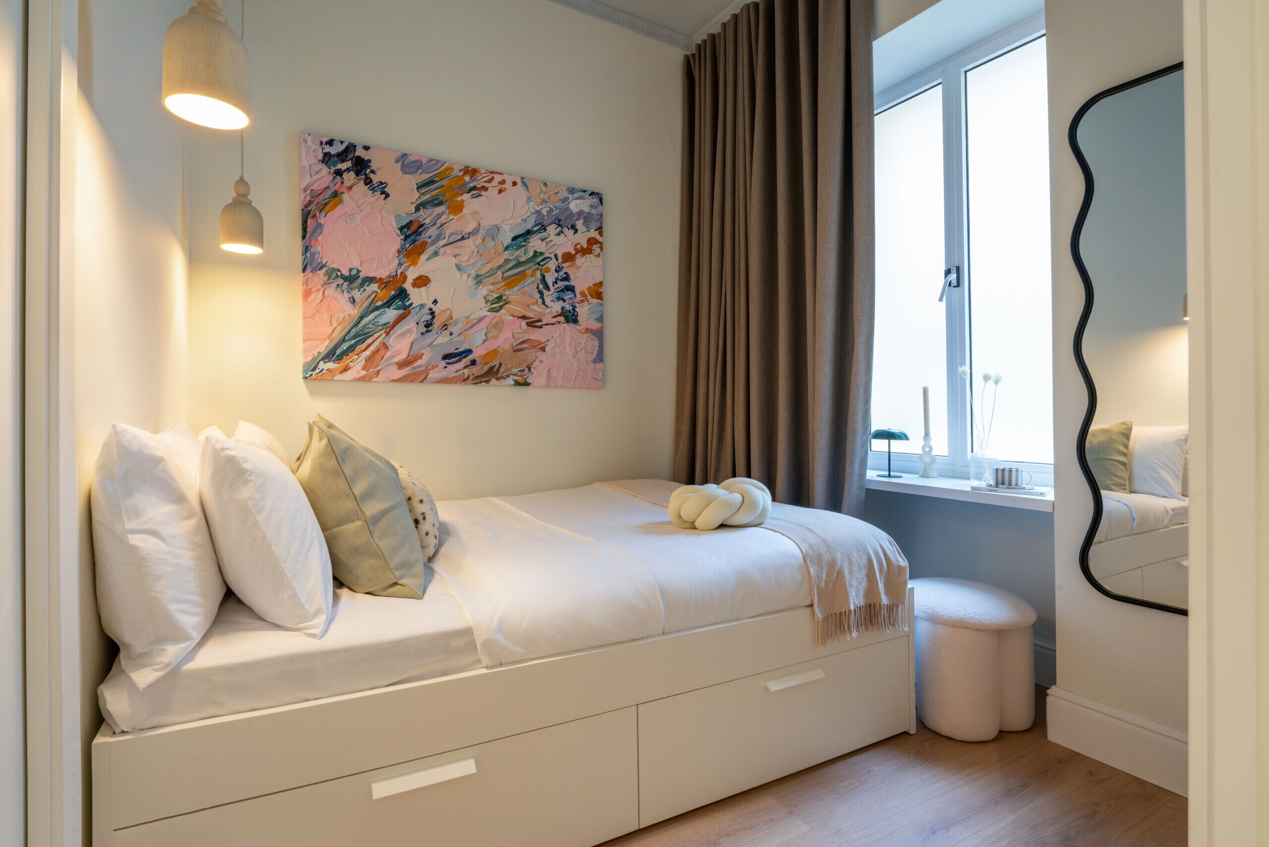 Iron/ironing board, free WiFi, bed sheets