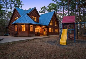 Exterior - Playset | Large Hot Tub | Pool Table | Sleeps 22! (Broken Bow)