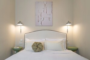 Iron/ironing board, free WiFi, bed sheets - Traditional seaview 3 bedroom with balcony LDEM1-6 (Valletta)