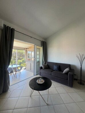 Living area - Apartment Beautiful sea view gulf of Saint-Tropez (Cogolin)