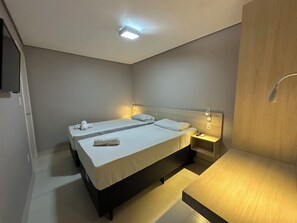 Desk, laptop workspace, free WiFi - Smart Hotel Aeroporto (Brasília)