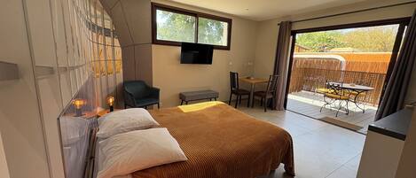 アイロン / アイロン台、WiFi、ベッドシーツ