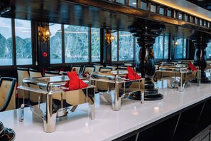 Restaurant - Bonita Halong Cruise (Hai phong)
