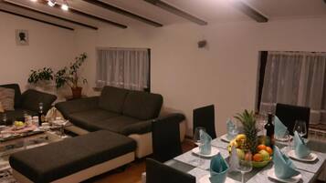 Apartment (Three Bedroom Apartment With Terrace) | Property amenity