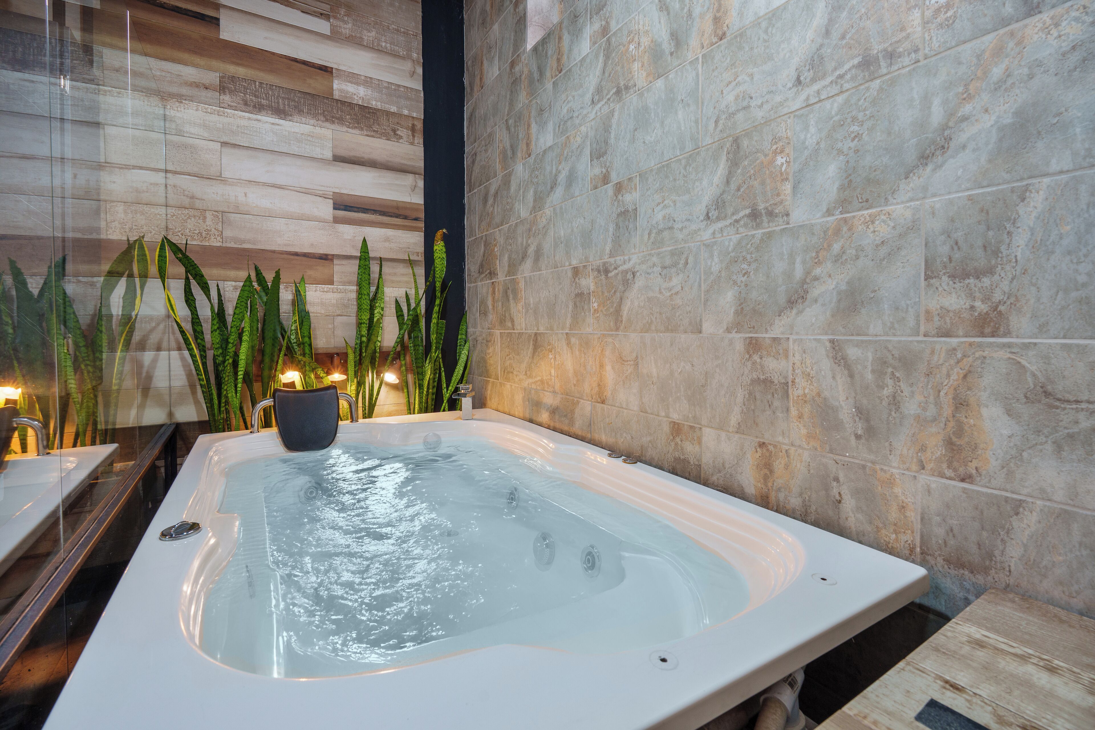 Private spa tub