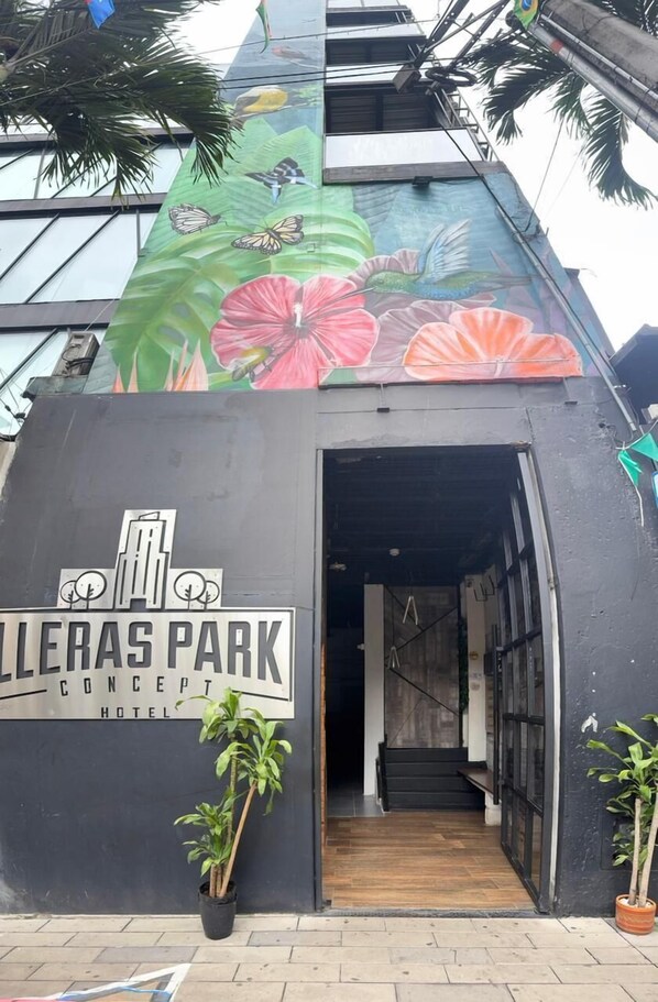 Exterior - Lleras Vibex Party (Medellín)