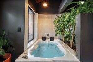 Estúdio luxo, vista para a cidade | Banheira de hidromassagem