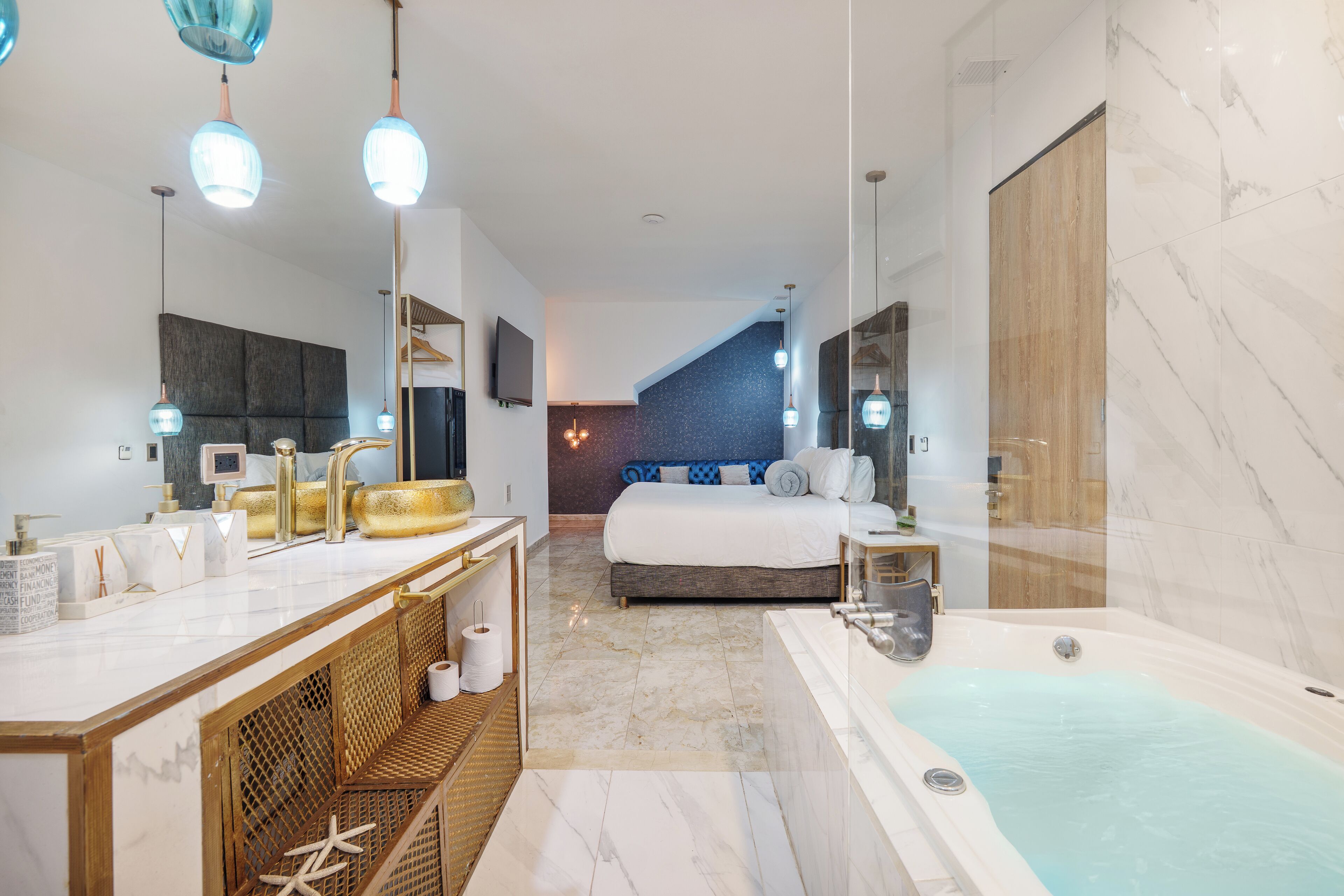 Luxury Double Room | Free WiFi