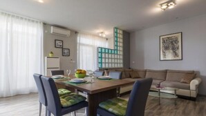 อพาร์ทเมนท์ (Two Bedroom Apartment with Loggia) | สิ่งอำนวยความสะดวกในที่พัก