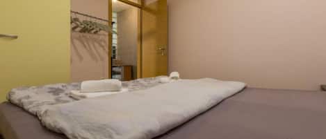 Appartement (Two Bedroom Apartment with Loggia) | 2 chambres, lit de bébé (supplément)