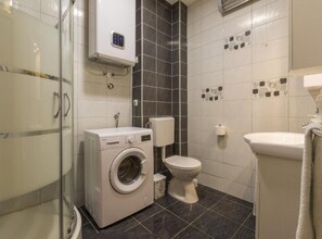 Apartment (Two Bedroom Apartment with Loggia) | Bathroom - Charming Apartment Vlatka (Novi Vinodolski)